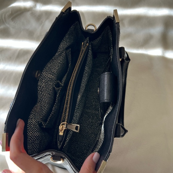 REBECCA MINKOFF BLACK HANDBAG - Picture 5 of 7